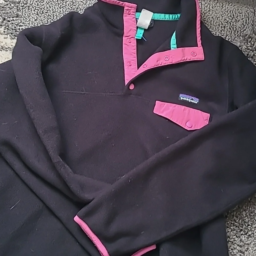Patagonia large women's synchilla pullover snap black purple 💜 - Picture 6 of 9
